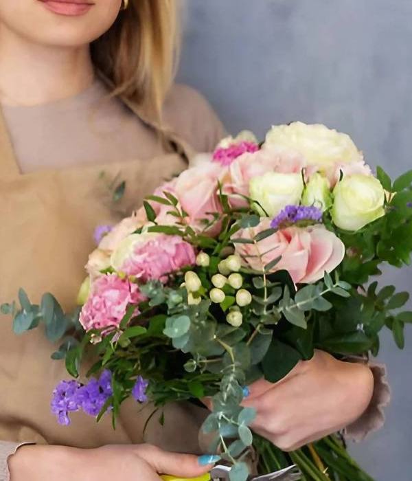 鮮花-花束，由白白花藝師手工設計，適合送禮與居家擺飾